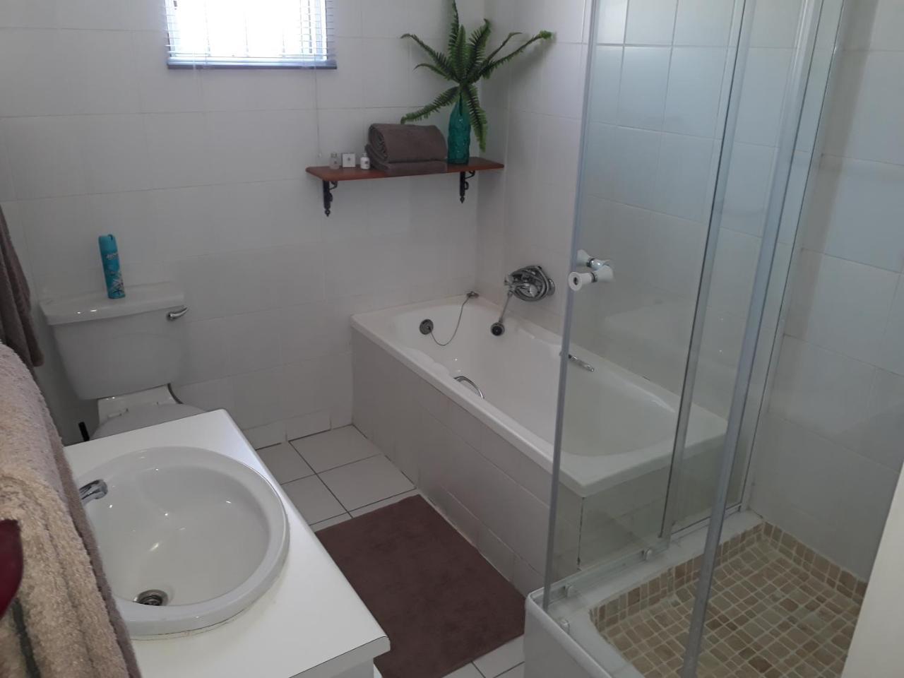 Starfish Guesthouse Людериц Экстерьер фото