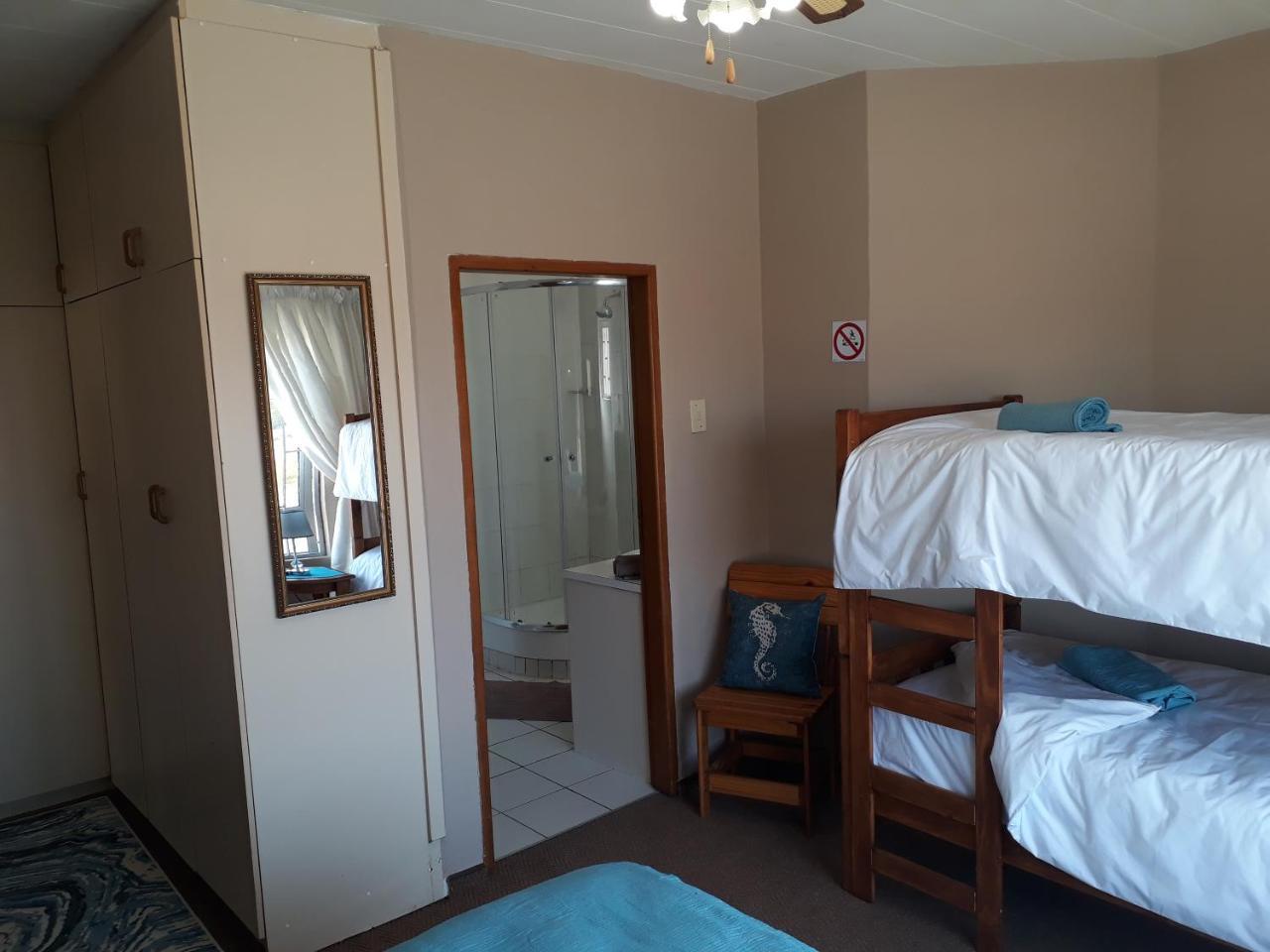 Starfish Guesthouse Людериц Экстерьер фото