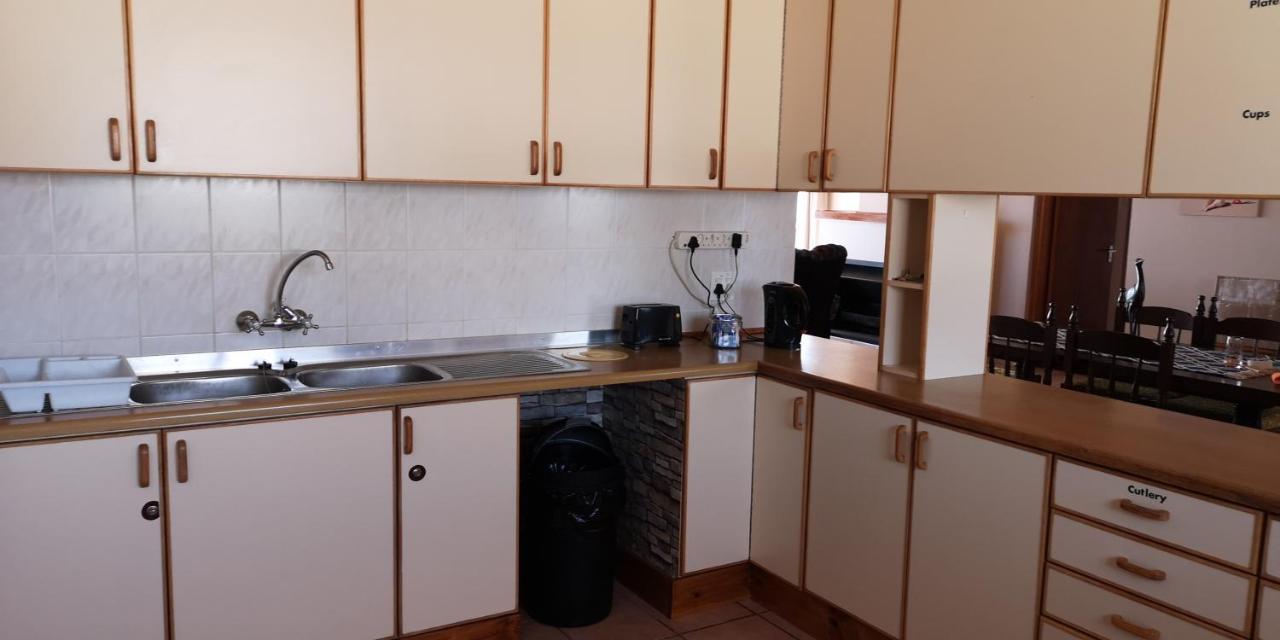 Starfish Guesthouse Людериц Экстерьер фото