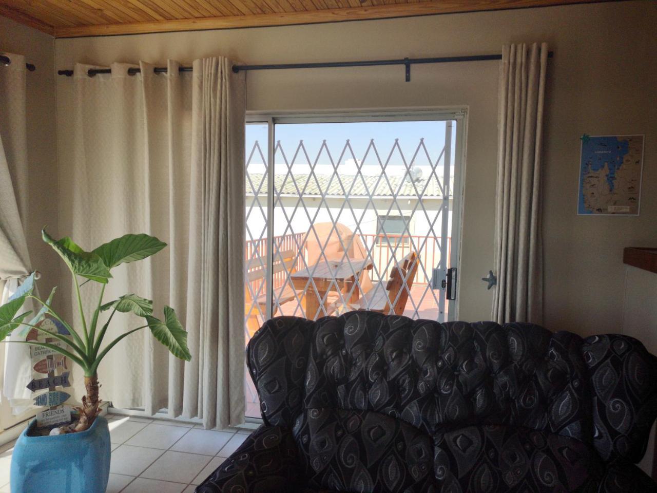 Starfish Guesthouse Людериц Экстерьер фото