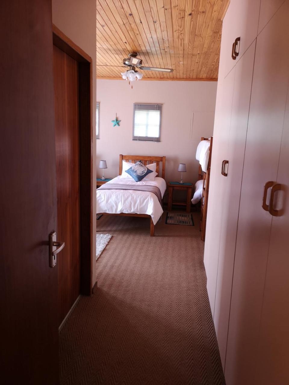 Starfish Guesthouse Людериц Экстерьер фото